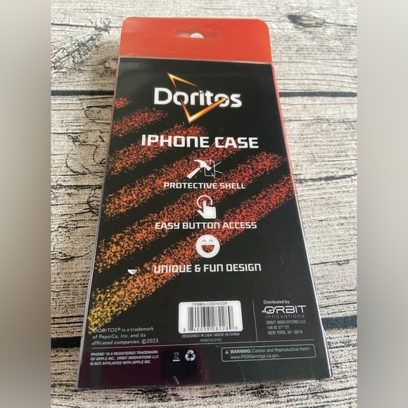 NWT! Protective phone case. Brand new in box. For iPhone 14 and 13 - Picture 9 of 11